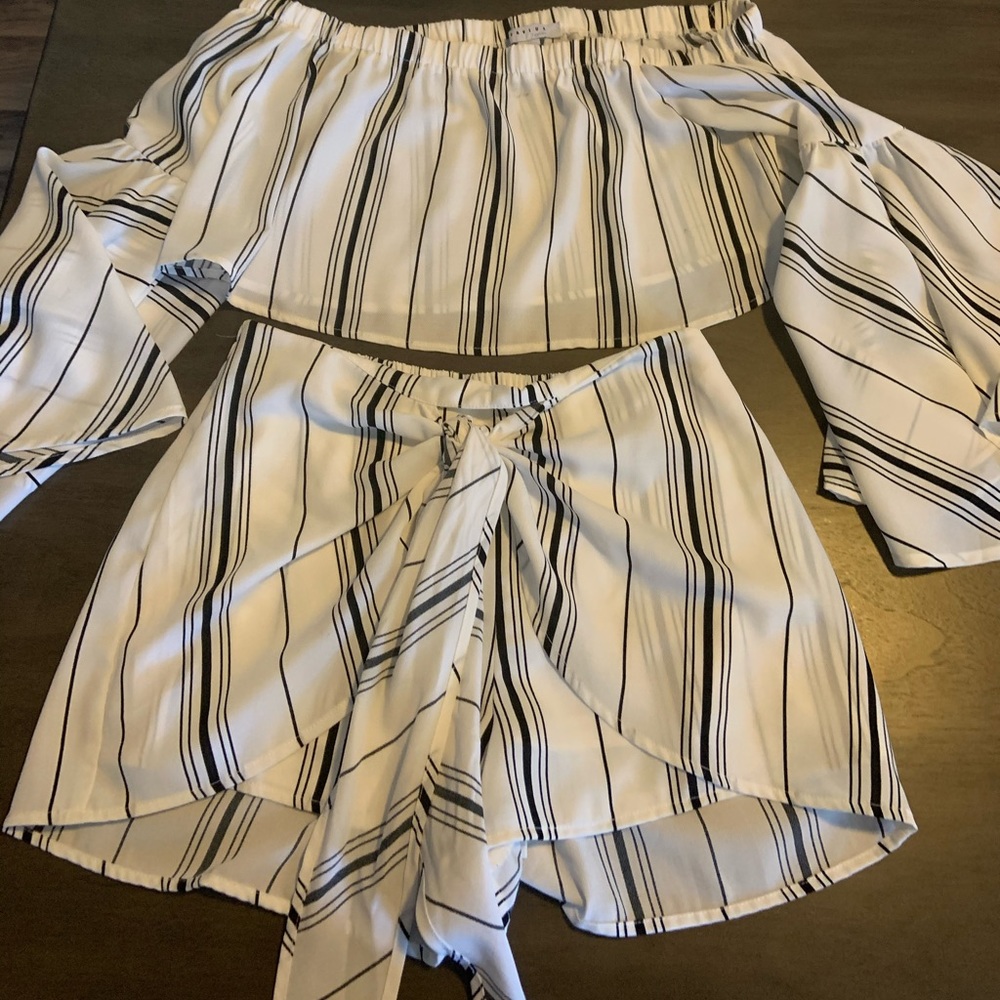 White and black striped boutique set